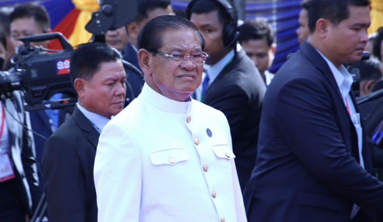 ព្រះមហាក្សត្រ ត្រាស់បង្គាប់តែងតាំងសម្ដេចក្រឡាហោម ស ខេង ជាឧត្តមប្រឹក្សាផ្ទាល់ព្រះមហាក្សត្រ មានឋានៈស្មើ ឧបនាយករដ្ឋមន្រ្តី